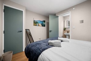 Apartment | 2 bedrooms, soundproofing - The Stylish Escape Free Parking City Centre (Cardiff)