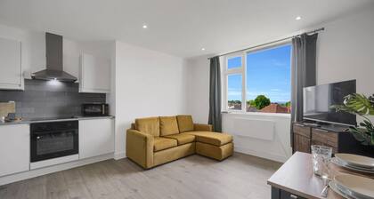 Stylish Modern Apartment - Free Parking - W