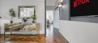 Modern Unique - Central Beach Access