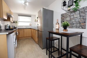 House | 3 bedrooms - Central Escape Central Cardiff Free Parking (Cardiff)