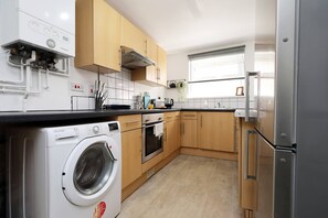 3 bedrooms - Central Escape Central Cardiff Free Parking (Cardiff)