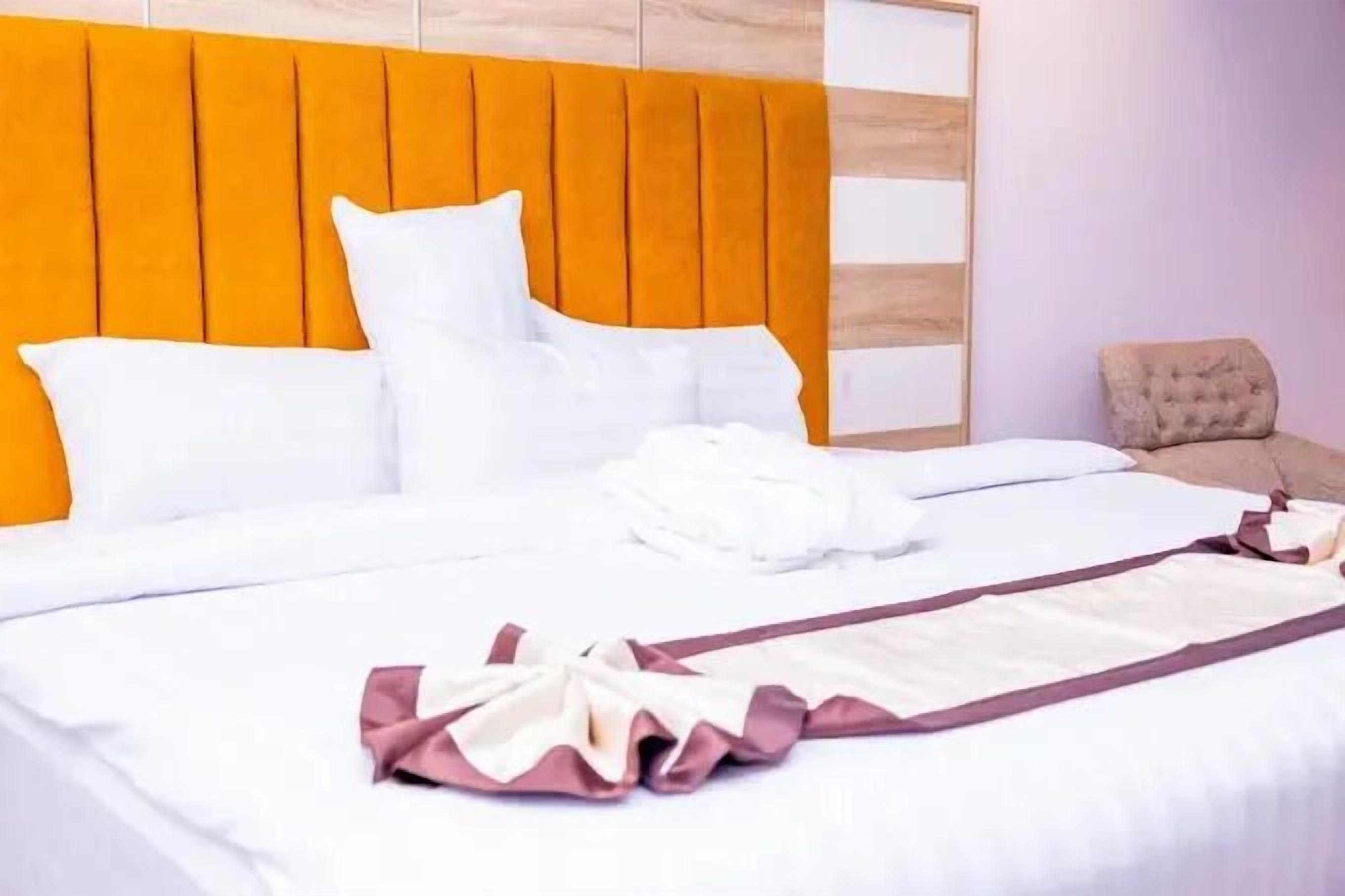 Deluxe Room, Balcony, City View | Desk, laptop workspace, soundproofing, free WiFi