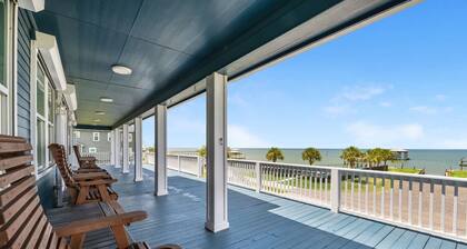 Spacious Bayfront home