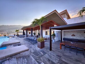 Pool - SPECTACULAR APARTMENT IN ROMANTIC ZONE (Puerto Vallarta)