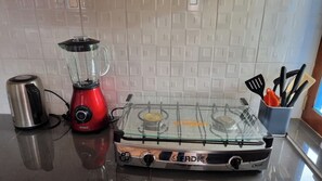 Fridge, microwave, stovetop, electric kettle