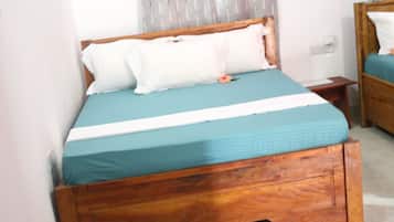 8 bedrooms, iron/ironing board, WiFi, bed sheets