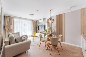 Premium Apartment, City View, Beachside | Laptop workspace, blackout drapes, iron/ironing board, free WiFi - Posesja Plażowa Penthouse & SPA (Grzybowo)