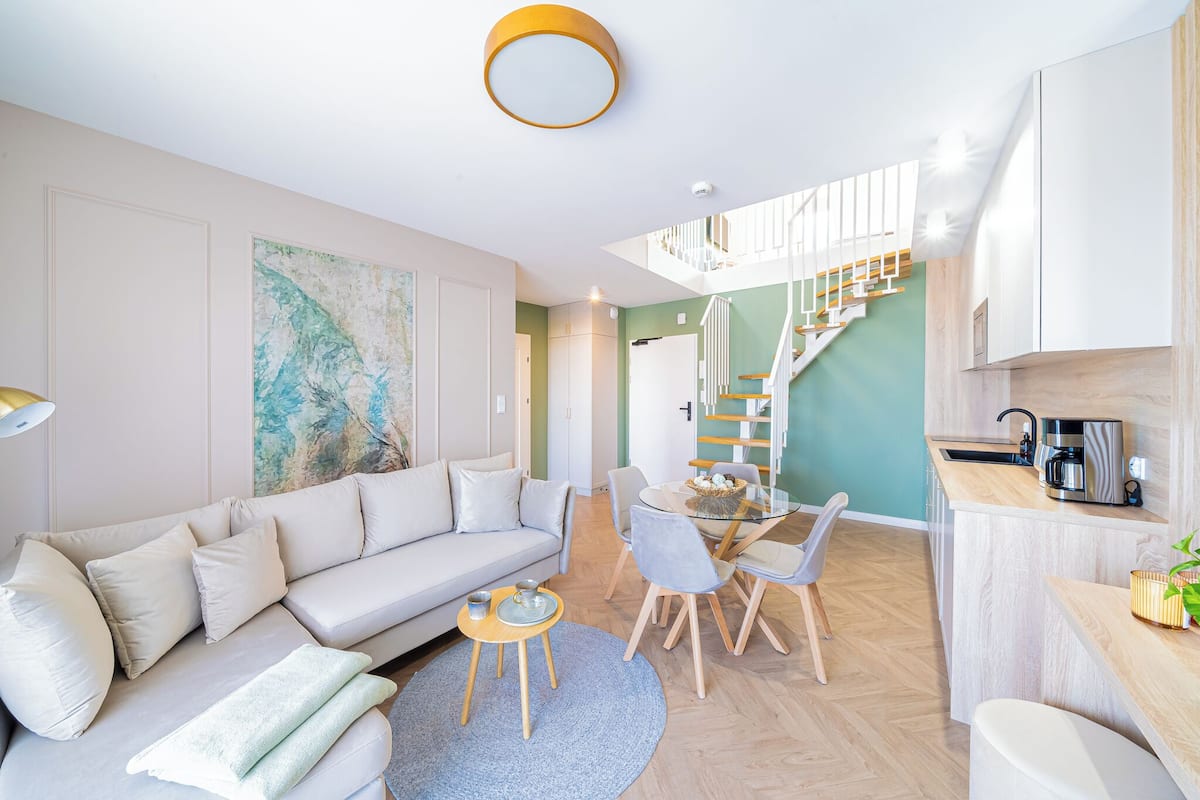 Premium-Apartment, Stadtblick, am Strand | Laptopgeeigneter Arbeitsplatz, Verdunkelungsvorhänge