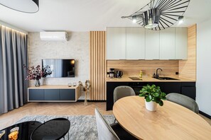 Premium Apartment, City View, Beachside | Laptop workspace, blackout curtains, iron/ironing board, free WiFi - Penthouse & SPA Posesja Plażowa Grzybowo by POSESJA APARTAMENTY (Grzybowo)