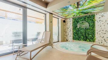 Hot tub, steam room, massages