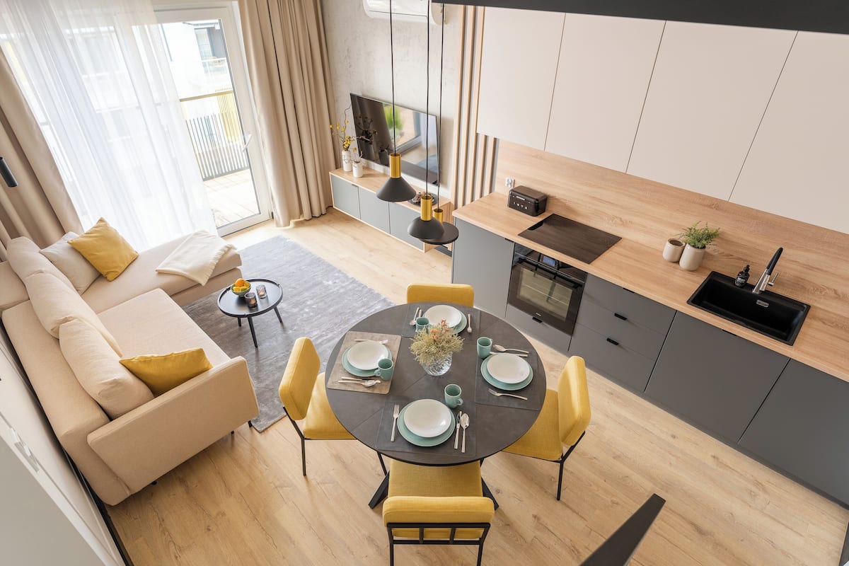 Premium-Apartment, Stadtblick, am Strand | Laptopgeeigneter Arbeitsplatz, Verdunkelungsvorhänge