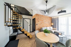 Appartement Prestige, vue sur la ville, au bord de la plage | Espace de travail pour ordinateurs portables, rideaux d’obscurcissement