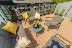 Leilighet – premium, byutsikt, ved stranden | Skrivebord for bærbar PC, blendingsgardiner og strykejern/-brett