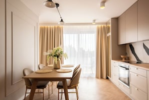 Laptop workspace, blackout curtains, iron/ironing board, free WiFi - Penthouse & SPA Posesja Plażowa Grzybowo by POSESJA APARTAMENTY (Grzybowo)
