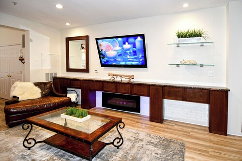 Mid-Term Gem - Private Bedroom Suite