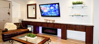 Mid-Term Gem - Private Bedroom Suite