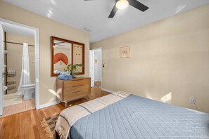 3 bedrooms, desk, iron/ironing board, travel cot