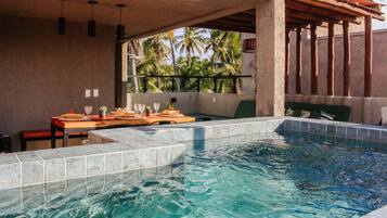 Basic Villa | Pool
