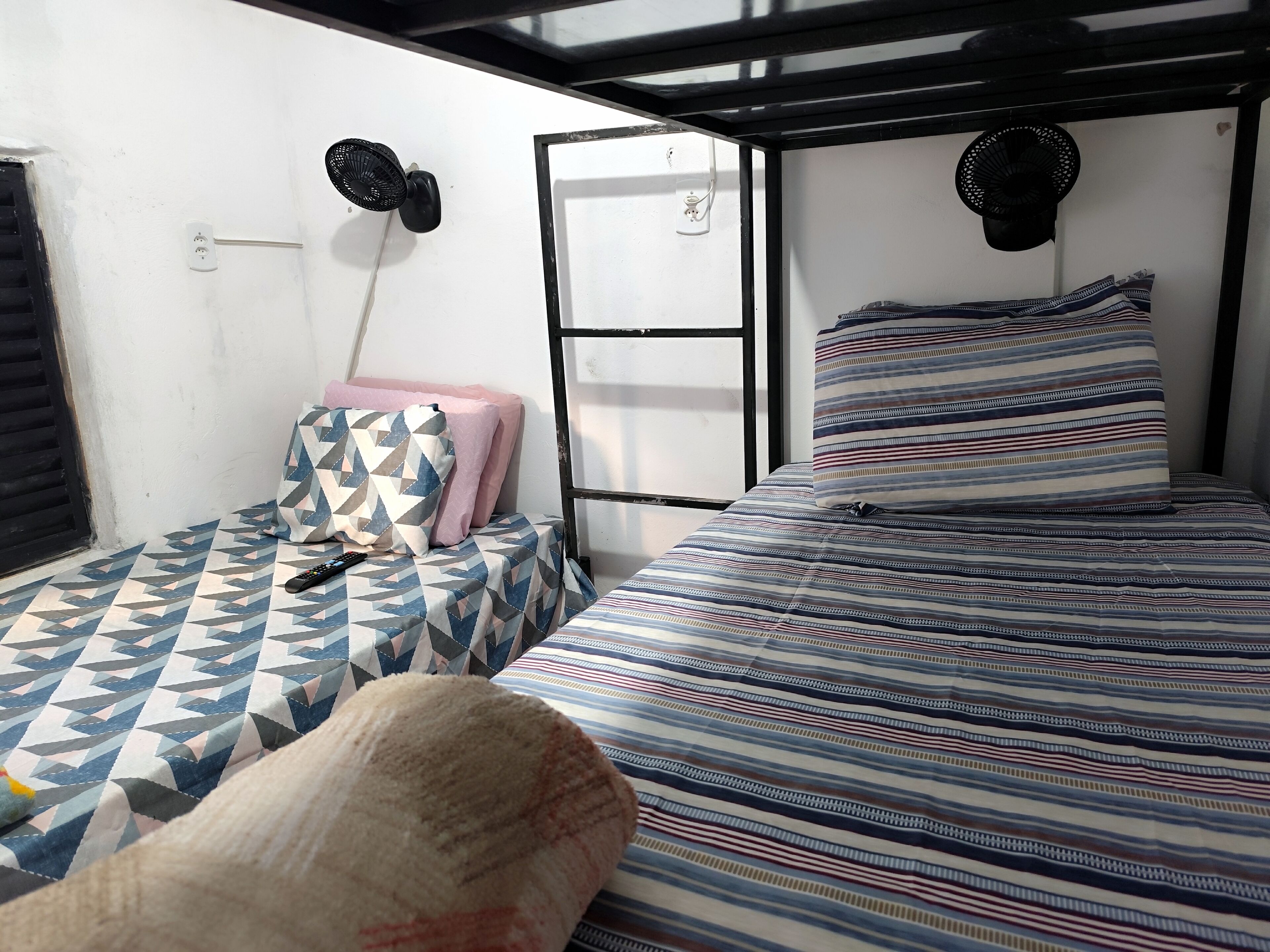 Free WiFi, bed sheets