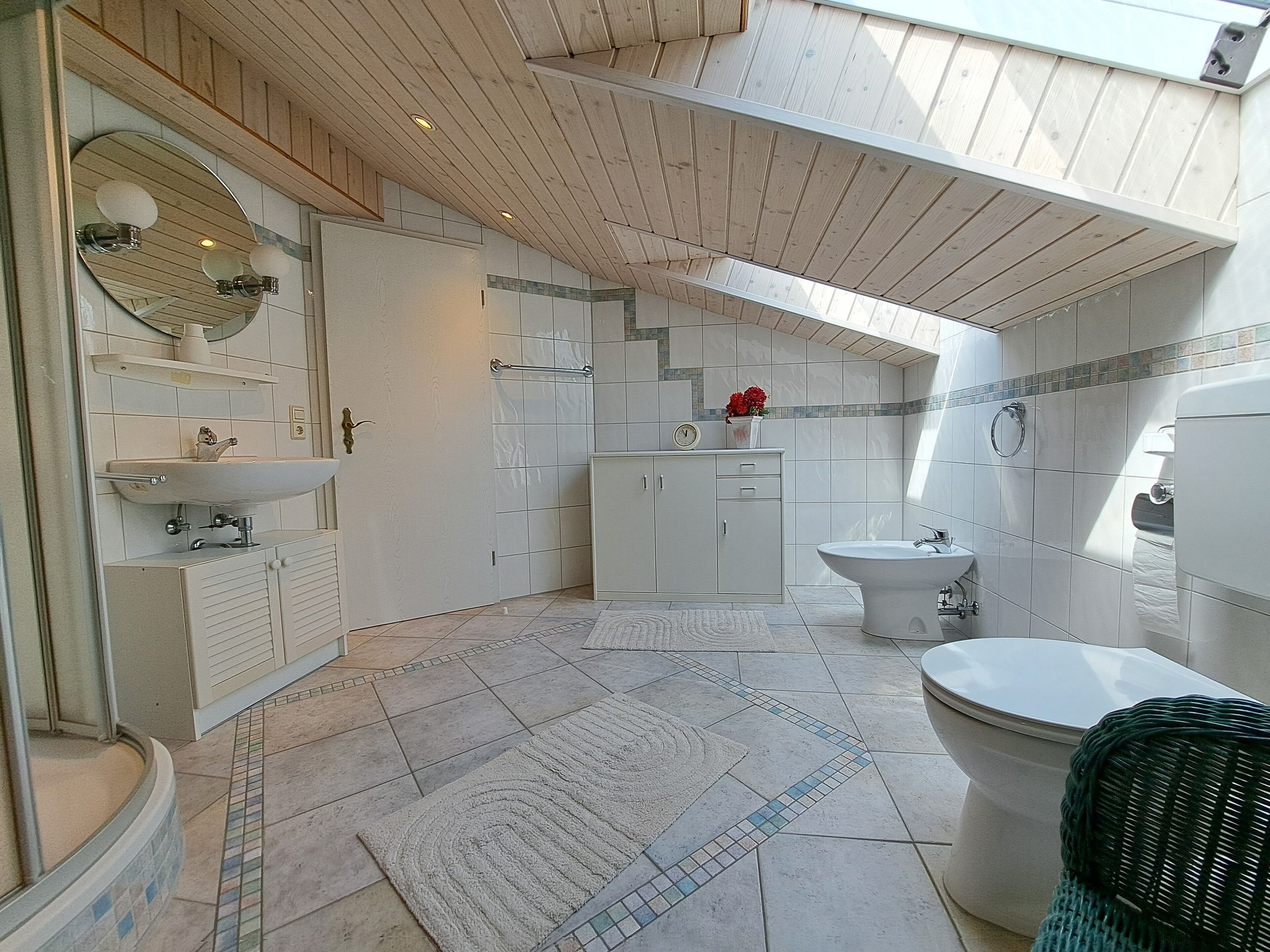 Doccia, asciugacapelli, bidet, asciugamani