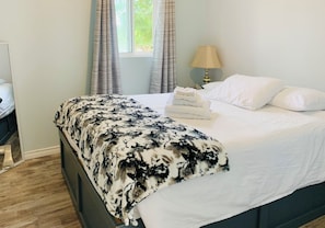2 habitaciones, tabla de planchar con plancha, wifi y ropa de cama