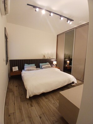 1 bedroom, iron/ironing board, WiFi, bed sheets