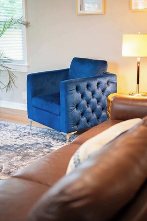 Fernseher, Kamin, Arbeitsbereiche