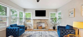 2/1 Fenced Home Pet Friendly