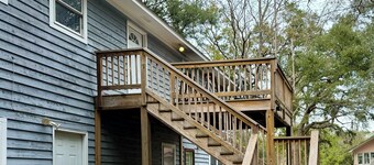 Centrally located Mt. Pleasant 3br 2ba home Fenced Pet Friendly 5m to IOP