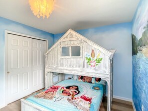 House | 6 bedrooms, Internet