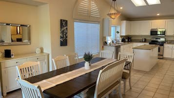 House | 4 bedrooms, Internet