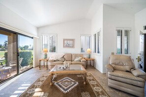 Apartment - Charming Condo With Golf Course View (Palm Desert)