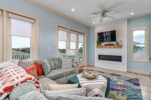 House | 6 bedrooms, Internet