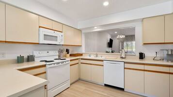 Apartment | 3 bedrooms, Internet