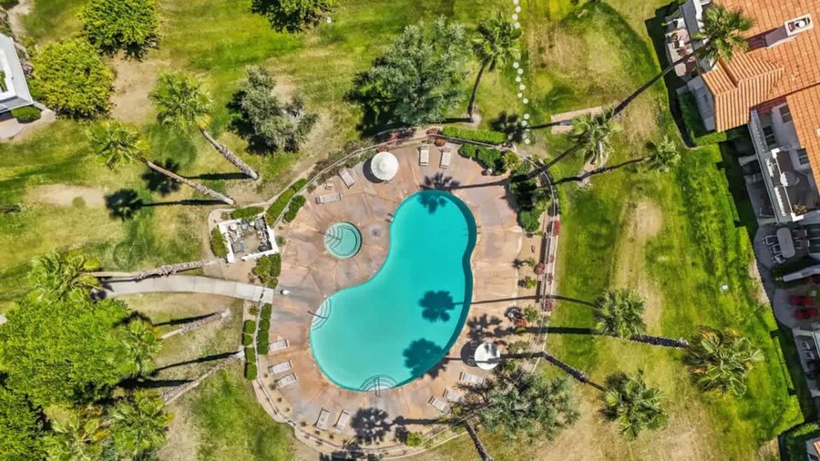 Fairway-view 3 Bedroom Condo in Palm Desert