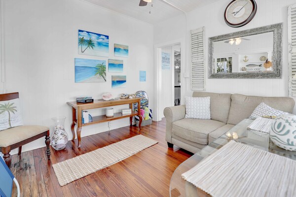 Hibiscus House Bed Breakfast Citrus Room - Fort Myers, FL