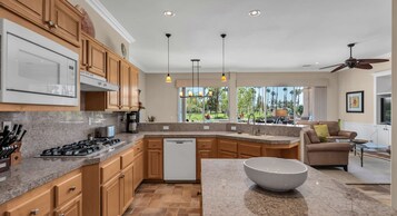 House | 3 bedrooms, Internet