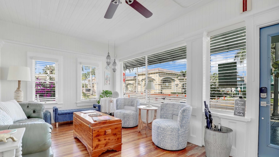 Hibiscus House Bed Breakfast Seashell Room