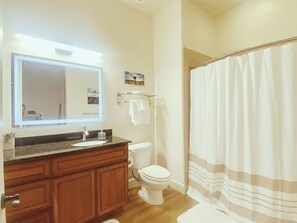 House | Bathroom - Downtown La Quinta Charmer- Walk to Dining Shops (La Quinta)