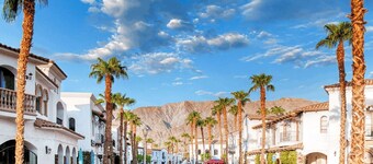 ダウンタウン ラ キンタ チャーマー ウォーク トゥ ダイニング ショップス