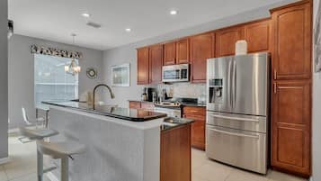 House | 5 bedrooms, Internet
