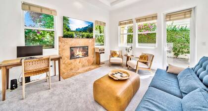 Casa de Arte 2BR Wtih Fireplace Near Golf Tennis