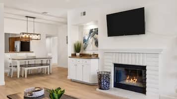 Apartment | 2 bedrooms, Internet