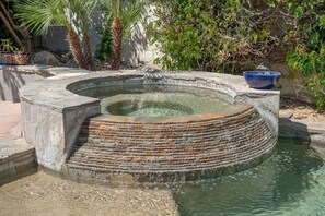 House | 2 bedrooms, high-speed internet - Stylish 2BR w Spa Patio (La Quinta)