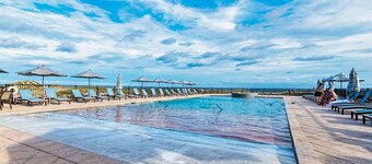 Gulf Shores Hideaway Walk to Waves Pool Golf Views