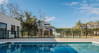 Condominium w/ Pool 500m From Ibiraquera Lagoon - VRS