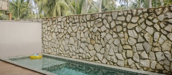 Modern apt With Pool and 3 Suites Vka0115
