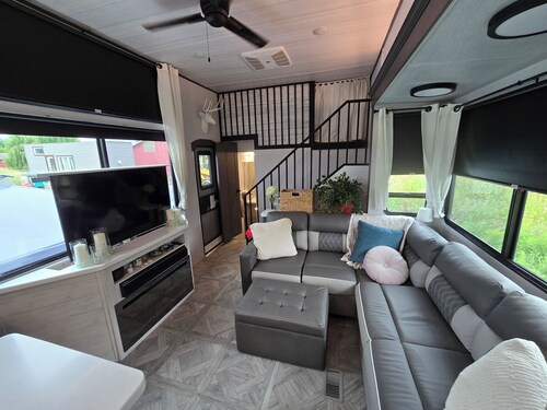 The Meadow House, Country Retreat