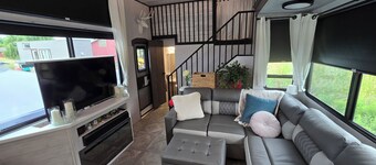 The Meadow House, Country Retreat