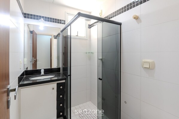 Apartamento básico | Banheiro